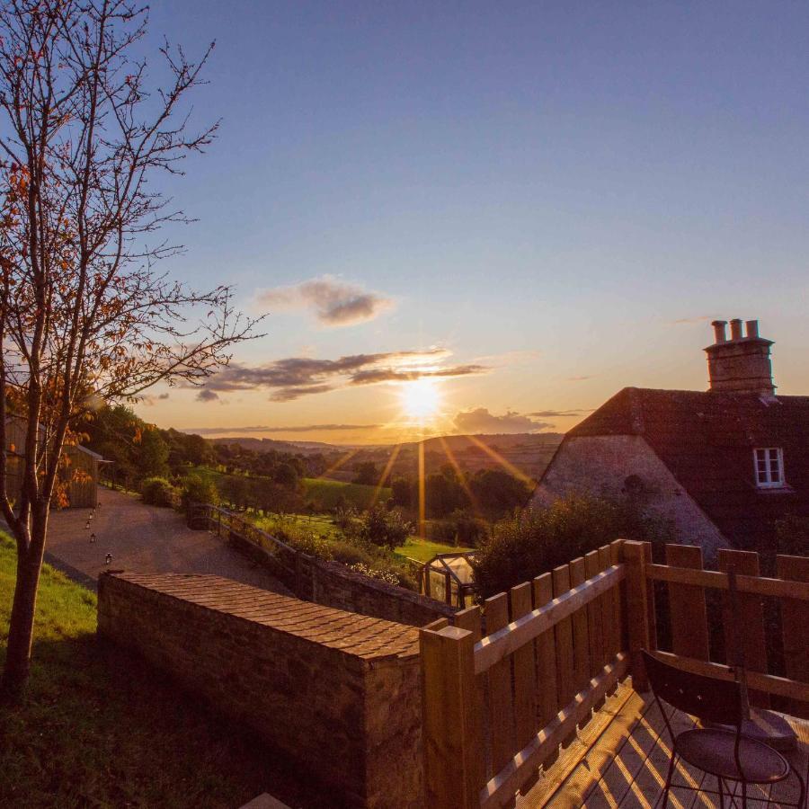 T'S At Lower Rudloe Farm Guest House Corsham Exterior photo
