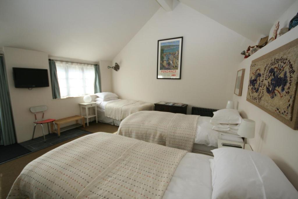 T'S At Lower Rudloe Farm Guest House Corsham Room photo