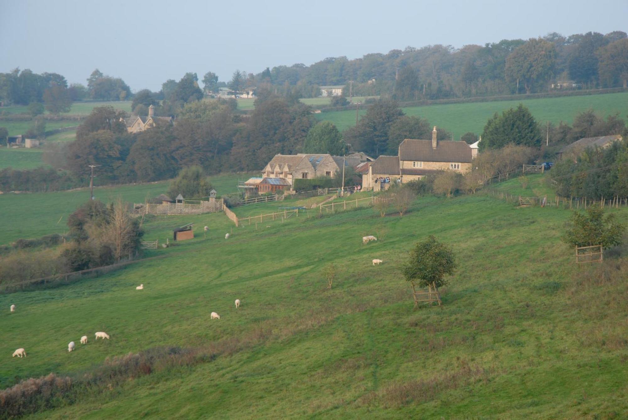 T'S At Lower Rudloe Farm Guest House Corsham Exterior photo