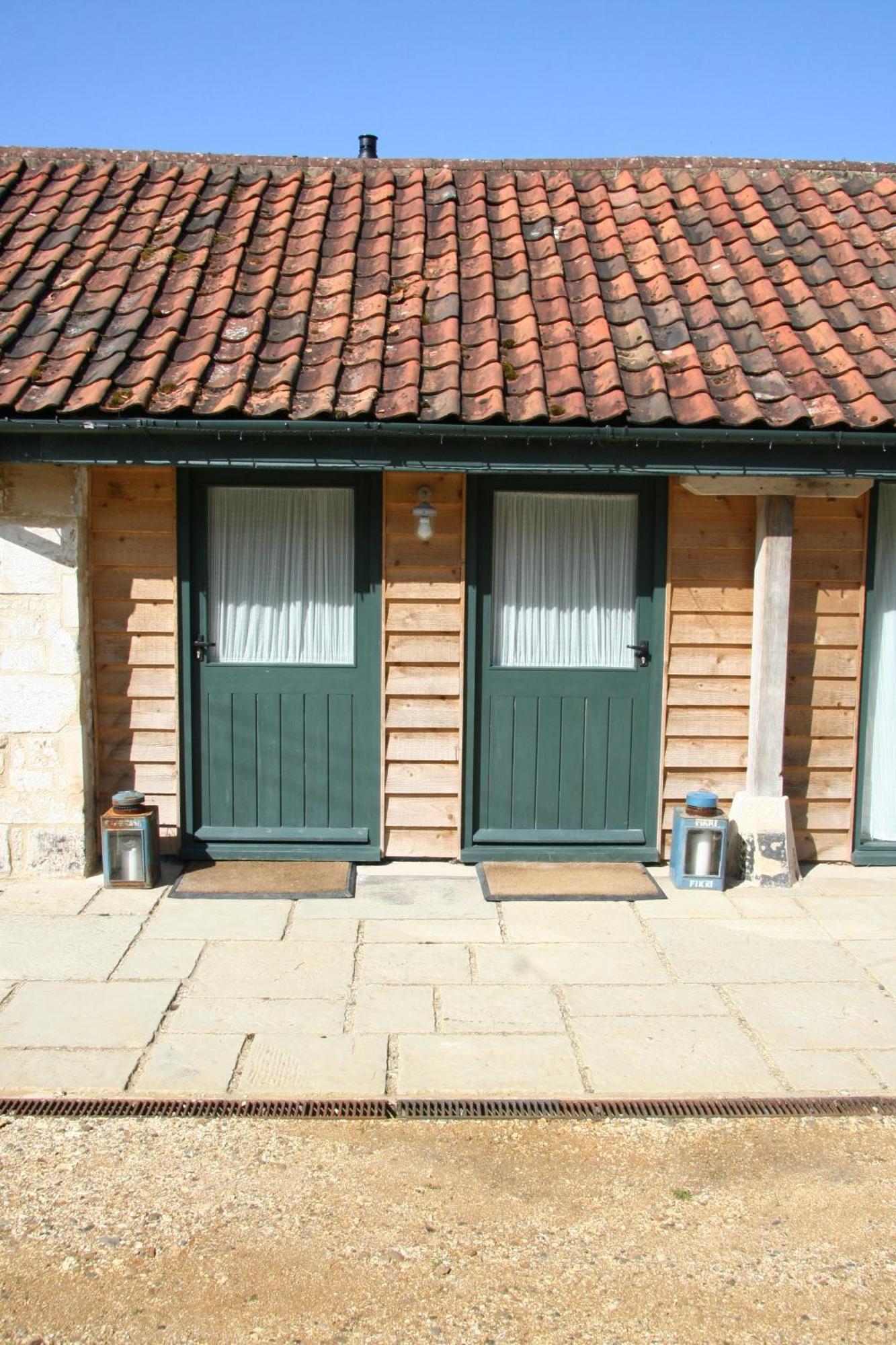 T'S At Lower Rudloe Farm Guest House Corsham Exterior photo