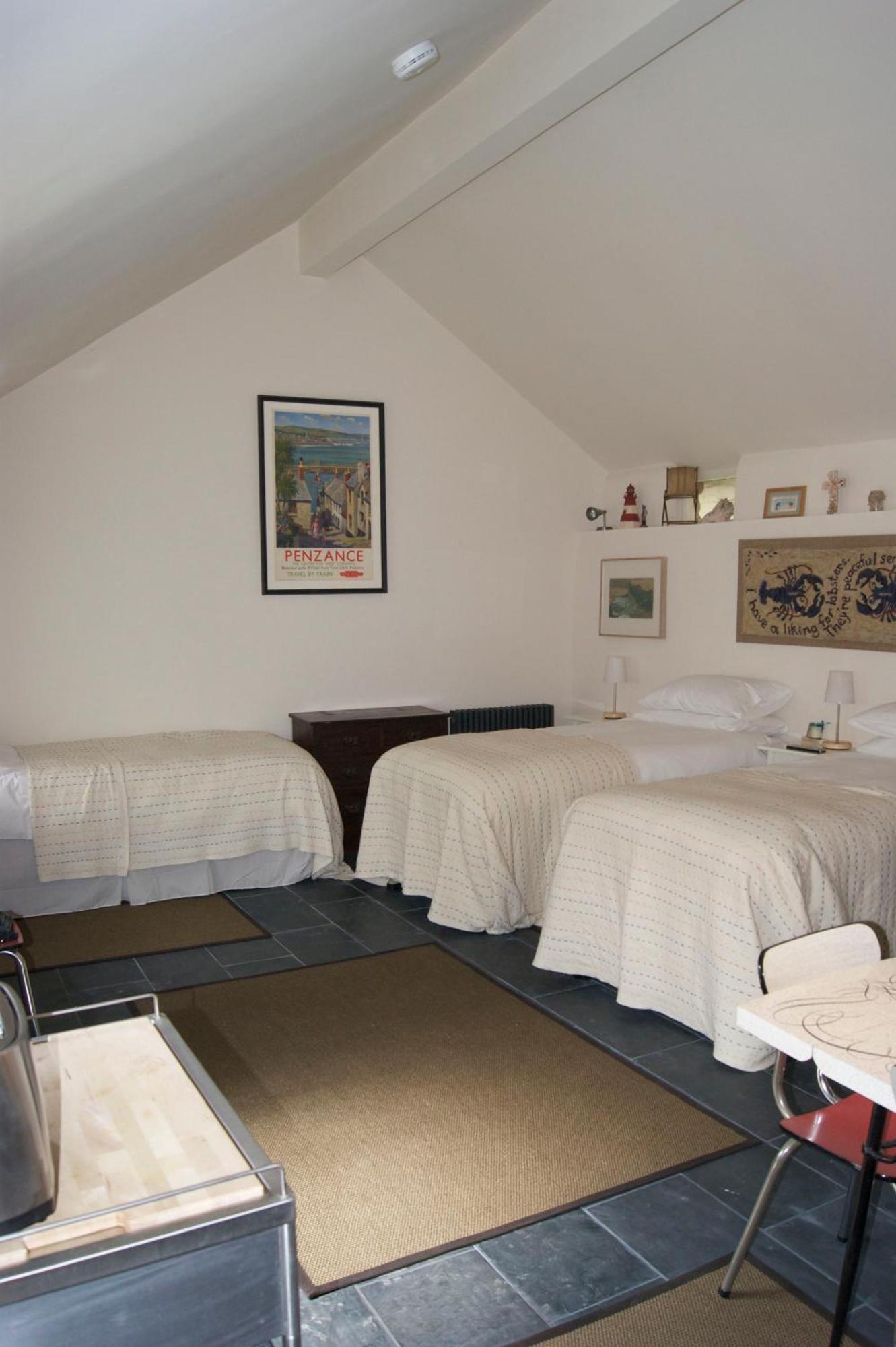 T'S At Lower Rudloe Farm Guest House Corsham Exterior photo