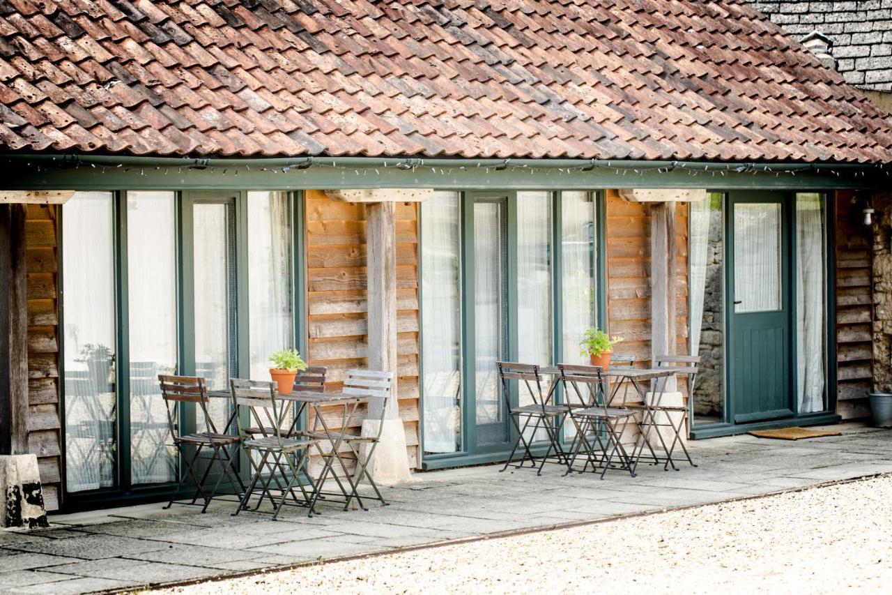 T'S At Lower Rudloe Farm Guest House Corsham Exterior photo
