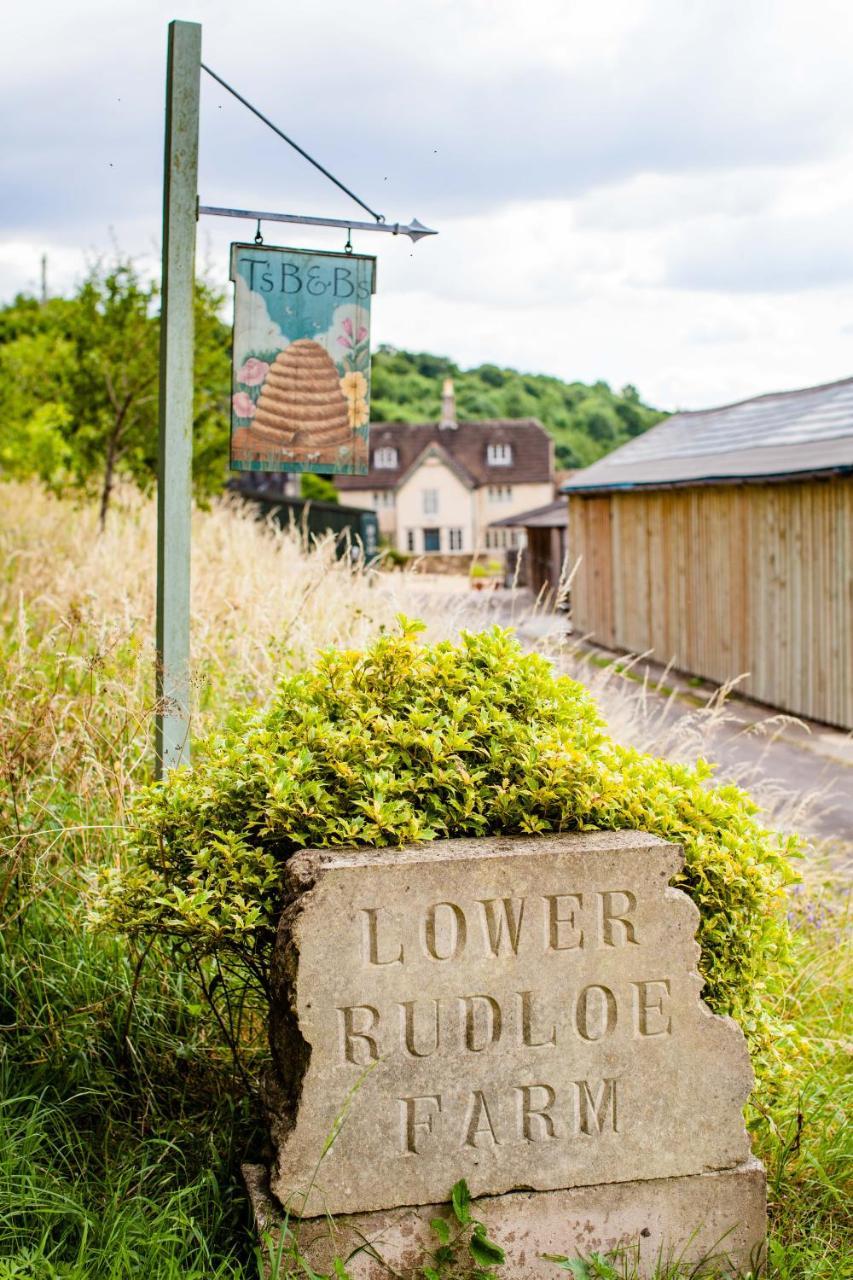 T'S At Lower Rudloe Farm Guest House Corsham Exterior photo