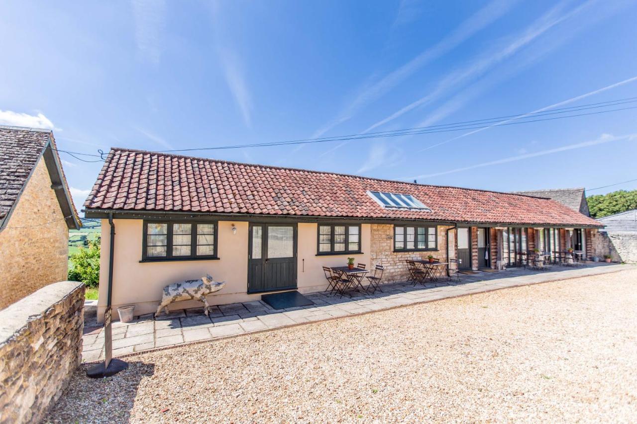 T'S At Lower Rudloe Farm Guest House Corsham Exterior photo